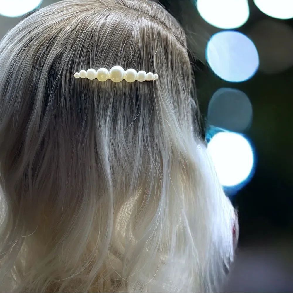 Pearl on Gold Hardware l Hair Clip, Barrette l Trending l New